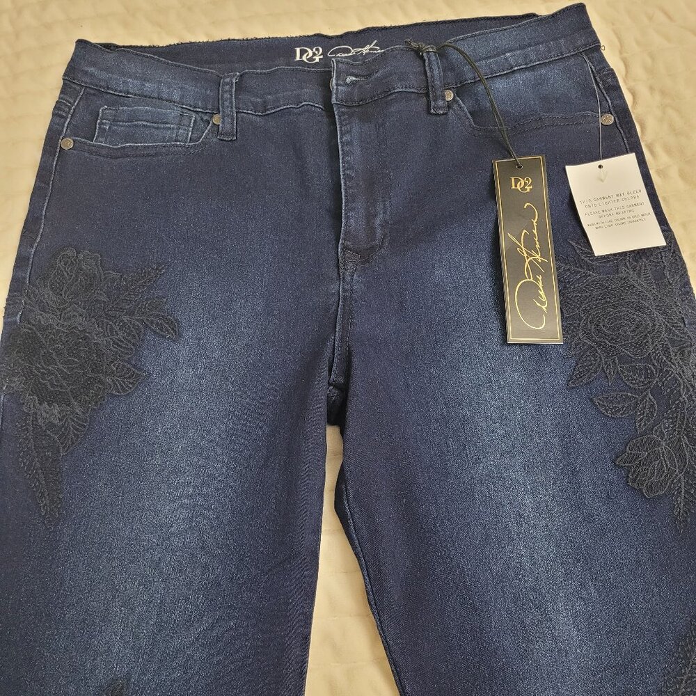 NWT DG2 by Diane Gilman Dark Blue Rose Embroidered Jeans